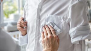 comment enlever une tache de feutre sur vetement